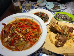 -川流不息·地道川菜·小龙虾(新松江路店)