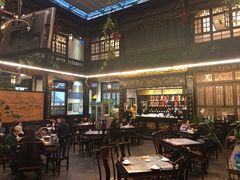 大堂-蔼若春.传承三十年云南菜(金碧公园店)