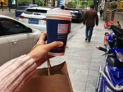 -瑞幸咖啡(巴黎春天陕西路店)