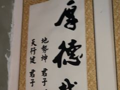 -荒岛实景沉浸密室(江汉路1店)