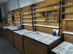 -罗伯特眼镜·蔡司官方授权(罗湖国贸店)