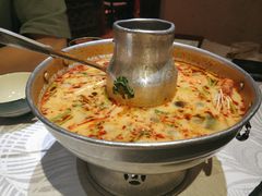 冬阴功海鲜汤-暹罗湾东南亚餐厅