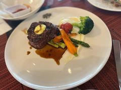 碳烤菲力牛排配土豆泥及红酒汁-WOLFGANG PUCK KITCHEN & BAR(迪士尼小镇店)