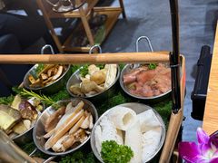 -一朵菌·野生菌探索家火锅(南亚店)