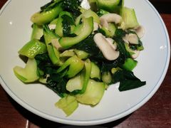 青菜炒蘑菇-大牌大·传统杭帮菜(湖滨店)