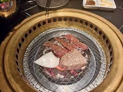 -山川小町·极番烧肉(新地假日广场店)