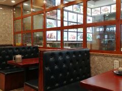 卡座-老东镇啤酒屋海鲜加工·蒸汽海鲜·海鲜烧烤(台东店)