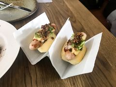 丹麦小热狗，芥末，番茄沙司，腌菜酱，洋葱圈-BOR Eatery(安福路店)