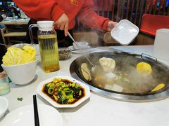 -鲁员外地锅鸡地锅鱼(古墩路店)