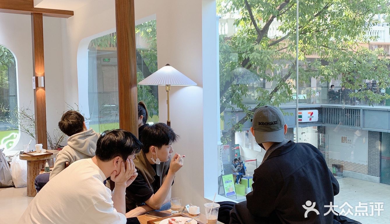 广州探店 ｜Un:no coffee·韩风咖啡馆 ｜圣诞必去