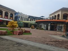 -王府井奥莱临潼小镇(临潼店)