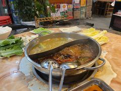 -沈记酸菜牛肉火锅店(九号路店)