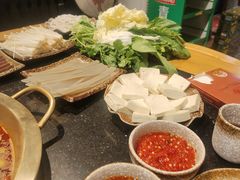 -顶顶汤火牛排火锅·经典铜锅涮肉