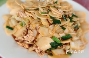 Bok Choy and Pork Noodles with Rice Cake
