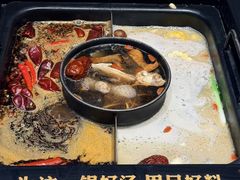 -老牌坊云南鱼豆花火锅(哈西万达店)