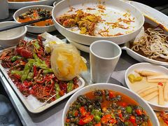 -龙巢盱眙龙虾·牛蛙·烧烤宵夜(八卦岭店)