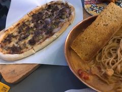 烤牛肉披萨-I HOLIC艾豪丽披萨(KKone店)