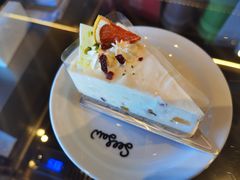 草莓酸奶轻芝士蛋糕-Seesaw Coffee(朝阳大悦城店)