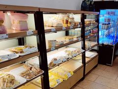 面包甜点陈列柜-顶东面包花园·生日蛋糕(香榭丽店)