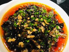麻辣乌鸡脚-渝半城经典川粤菜(重庆天地店)