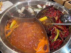 -百年川椒重庆老火锅(光谷店)