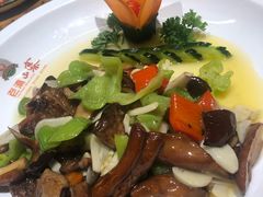 -老滇山寨•云南特色菜•地方菜•民族风情歌舞表演(金碧店)