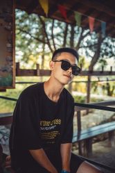点击看大图 -大树儿童摄影