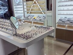 -LOGO眼镜·蔡司品牌折扣店(龙华清湖店)