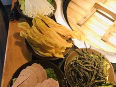 -锅来乐地锅鸡(安亭店)