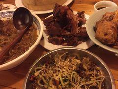 -闯关东东北农家菜(崂山石老人店)