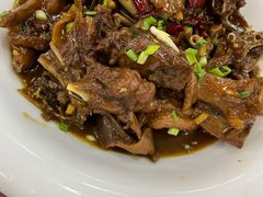 红烧老鹅-魏四小鱼锅贴王