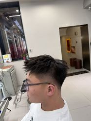 -Z.X HAIR SALON张新美业