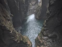 -蝶舞清江·恩施地心谷景区
