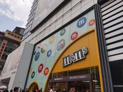 -m豆巧克力世界(上海世茂广场店)