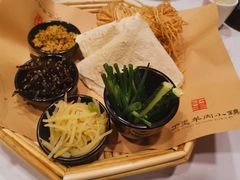 -丁里羊肉小镇(天鹅湖总店)
