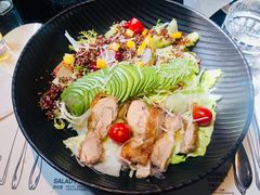 鸡肉牛油果藜麦沙拉（5月上新）-西堤牛排(杭州金沙天街龙湖店)
