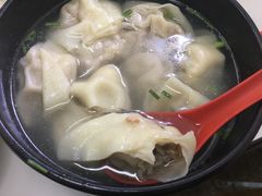 三鲜大馄饨-万寿斋(山阴路店)