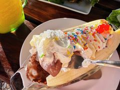 -Green Tree Rest. & Pub