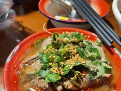 -爆炸头阿姨小四川正宗川味小吃(无任何分店)