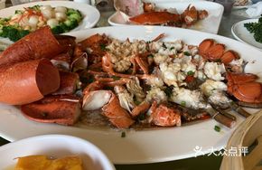 Steamed Boston Lobster with Rice Noodles