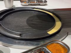 -山野的朋友露营炭火烤肉