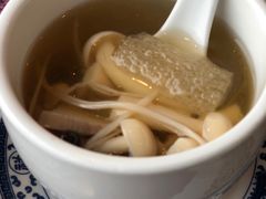 泉水竹笙菌菇汤-宁波状元楼酒店(和义路店)