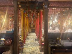 -老牌坊云南鱼豆花火锅(爱建店)