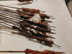 -三个大叔烤羊肉串·歌手驻唱·碳烤鲜肉(西三旗店)