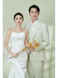 -雪中彩影婚纱摄影·微光艺术中心