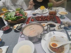 -红鼎豆捞·非遗鲍皇汤火锅(宝丰路店)