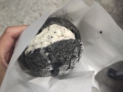 奥利奥咸奶油泡芙-mira甜品屋(财大店)