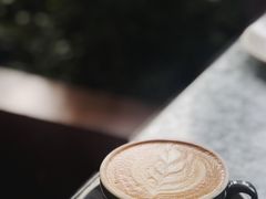 -ROAST coffee & eatery