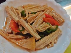 -金杨拉面王小吃面馆·牛三宝面·红烧牛肉粉