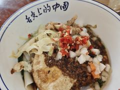 -裕新楼粉面馆·石磨手工粉(四方坪店)